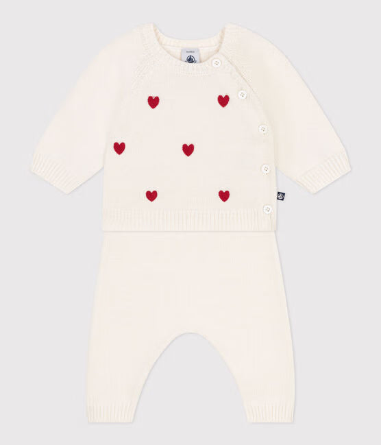 BABIES TWO-PIECE KINITTED OUTFIT WITH EMBROIDERED HEARTS