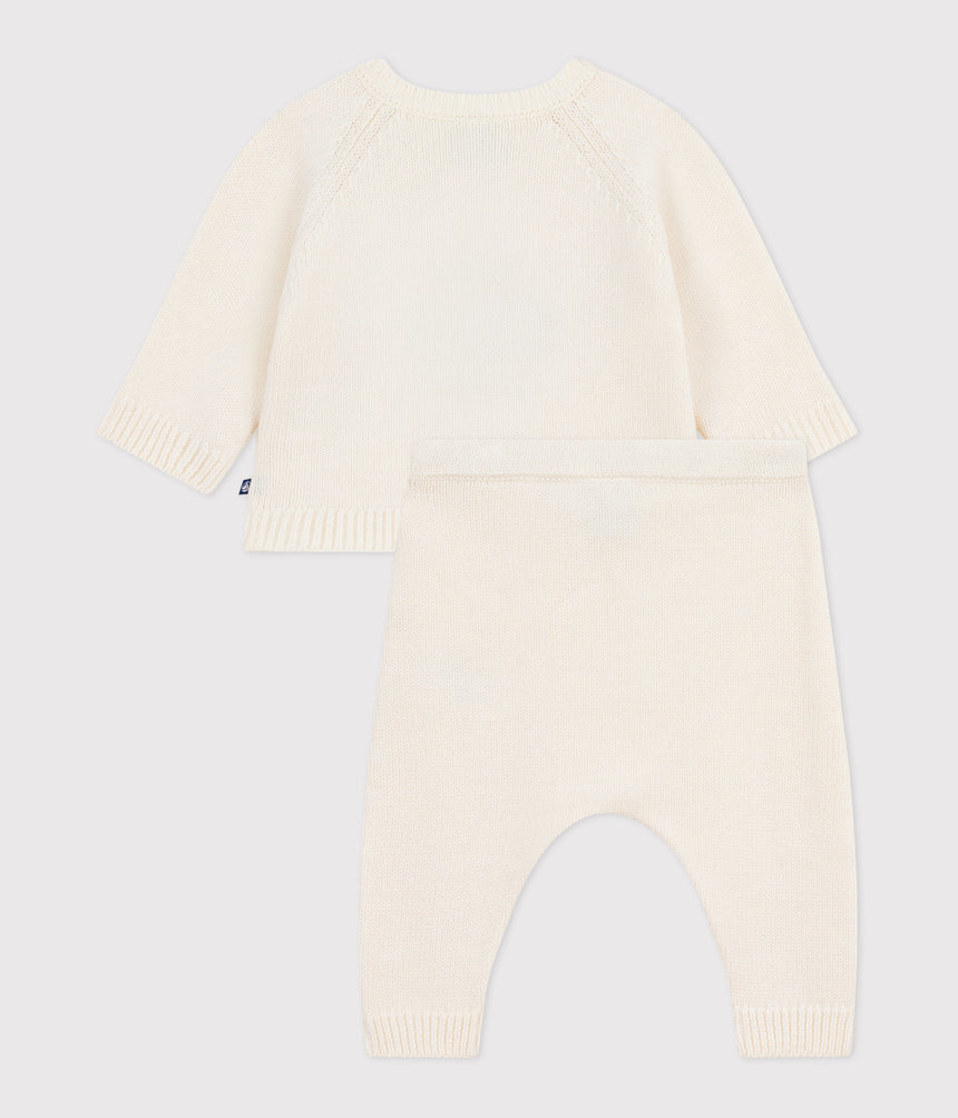 BABIES TWO-PIECE KNITTED OUTFIT WITH A PENGUIN PRINT