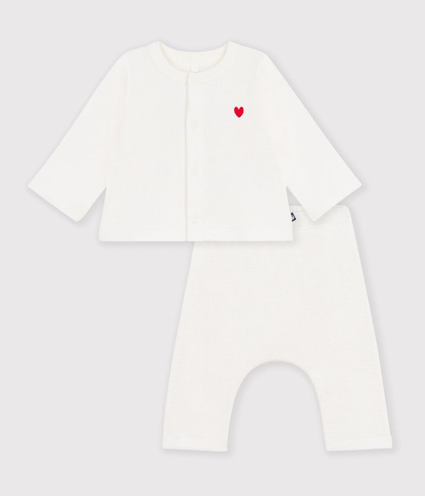 BABY SET IN PLAIN EMBROIDERED COTTON CHEST