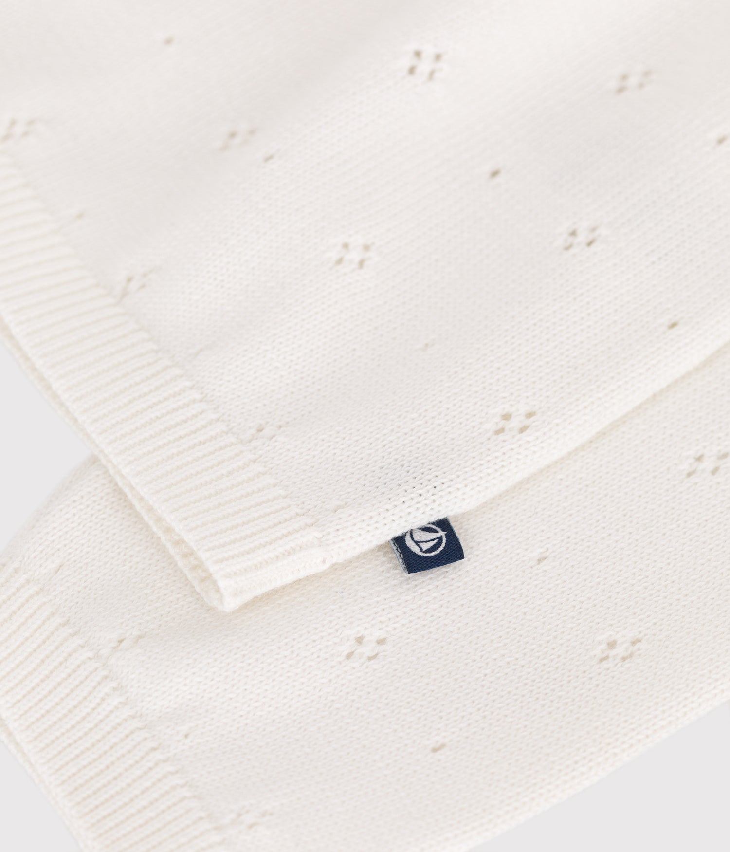 CHILDERNS COTTON CARDIGAN WITH A DECORATIVE STITCH PATTERN CHILDERNS COTTON CARDIGAN WITH A DECORATIVE STITCH PATTERN