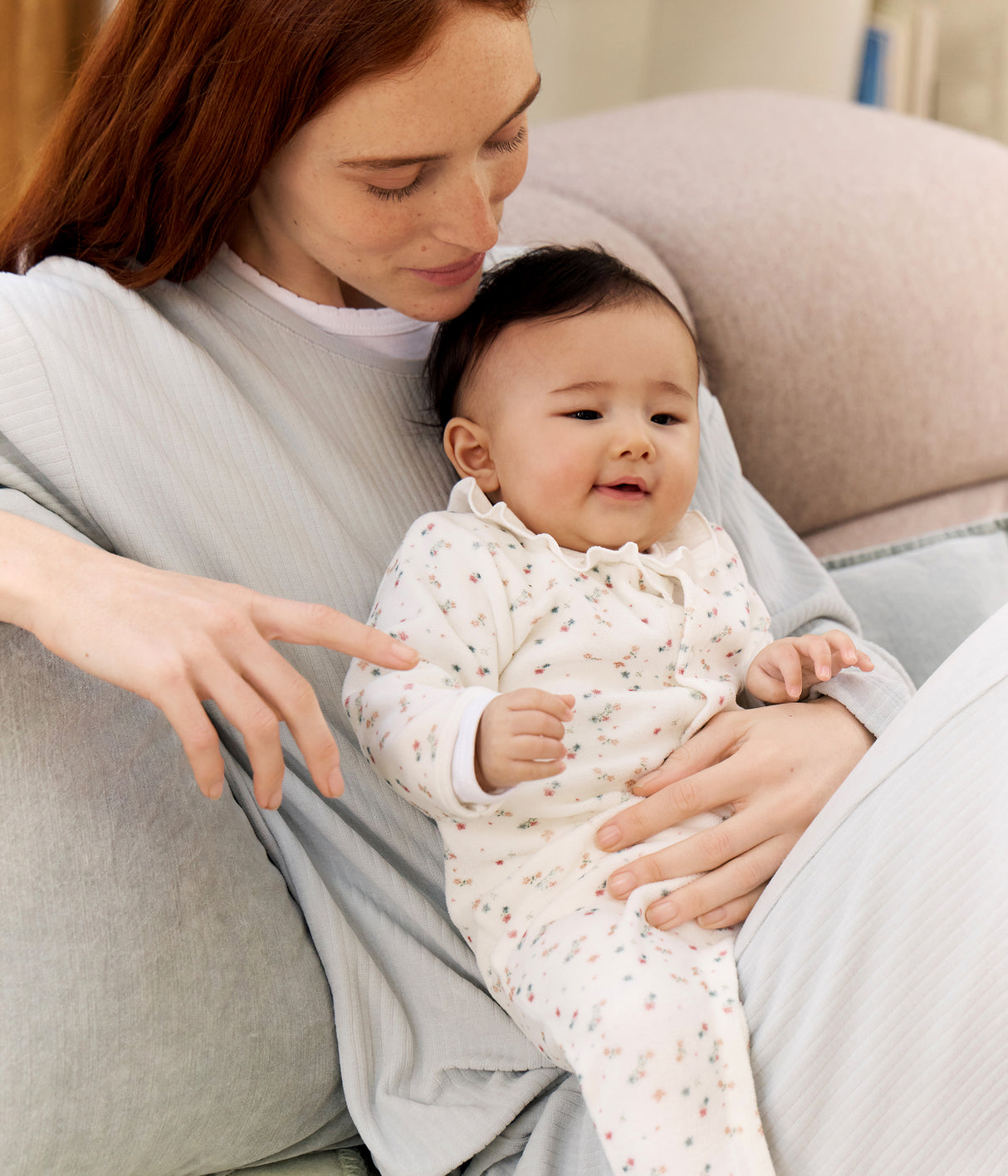 BABIES FLORAL VELOUR PYJAMA SUIT WITH A COLLAR