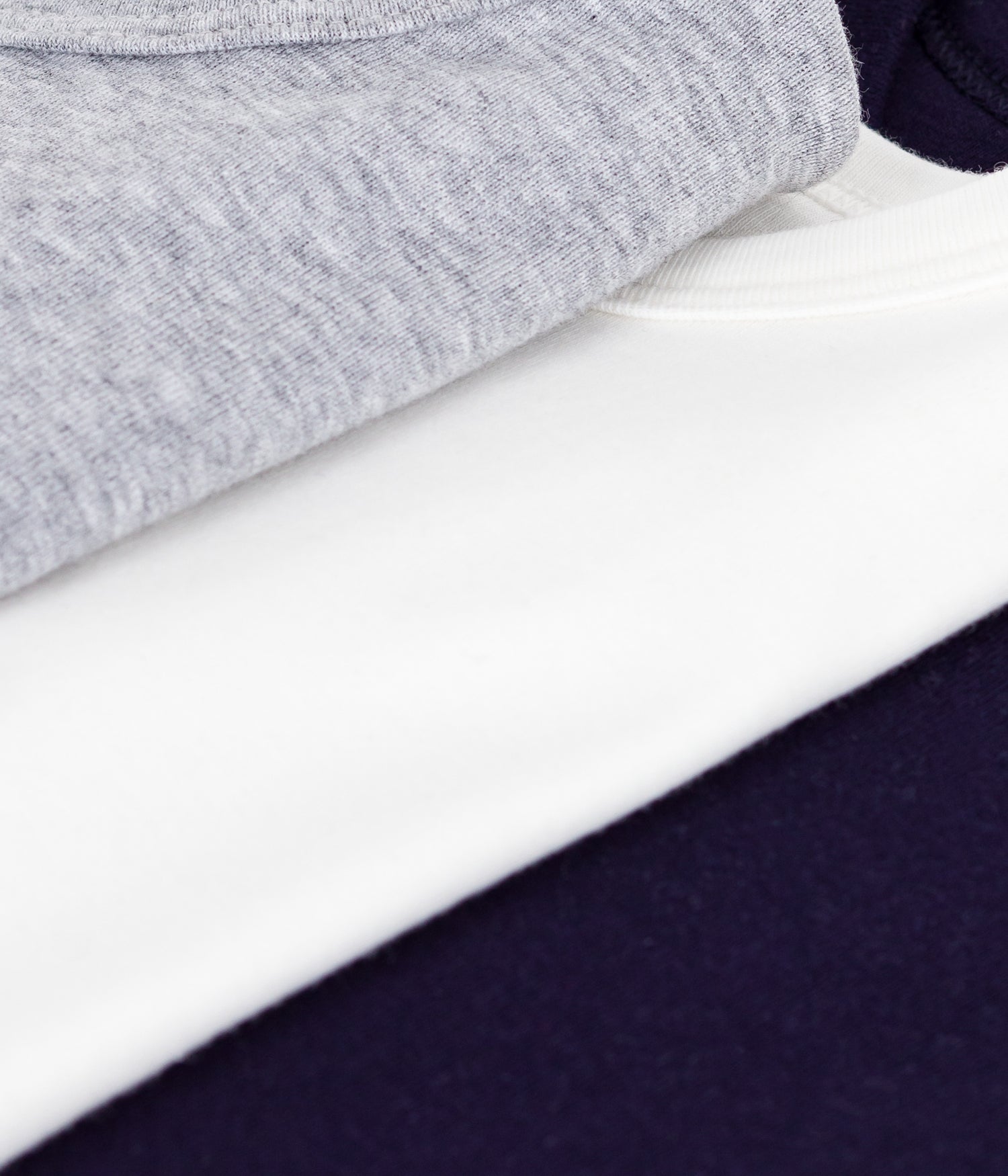 PACK OF CHILDRENS SHORT-SLEEVED PLAIN COTTON T-SHIRTS PACK OF CHILDRENS SHORT-SLEEVED PLAIN COTTON T-SHIRTS